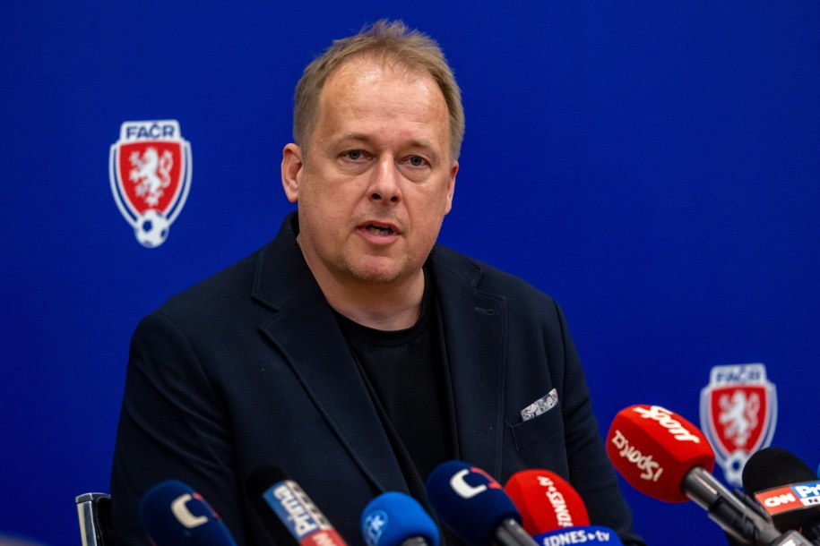 Prezes związku David Trunda podczas konferencji prasowej /Martin Divisek /PAP/EPA