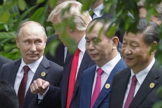 Prezydenci (od lewej): Rosji Władimir Putin, Stanów Zjednoczonych Donald Trump, Wietnamu Tran Dai Quang i Chin Xi Jinping podczas listopadowego szczytu Wspólnoty Gospodarczej Azji i Pacyfiku (APEC) /Mikhail Metzel/ITAR-TASS /PAP
