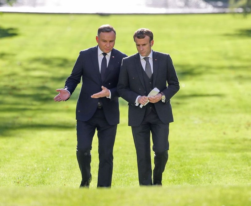 Prezydenci Polski i Francji - Andrzej Duda oraz Emmanuel Macron - podczas spotkania w Paryżu /Jakub Szymczuk/KPRM /Twitter
