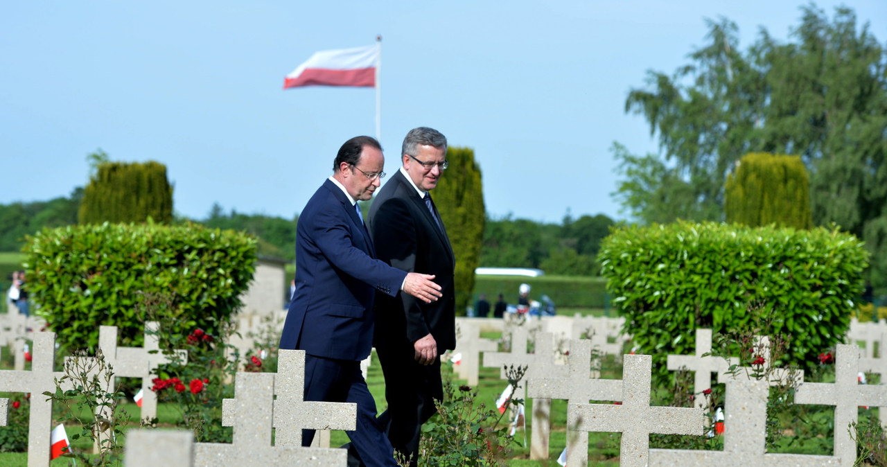 Prezydenci Polski i Francji podczas polsko-francuskich uroczystości na cmentarzu polskim w Urville-Langannerie /Jacek Turczyk /PAP