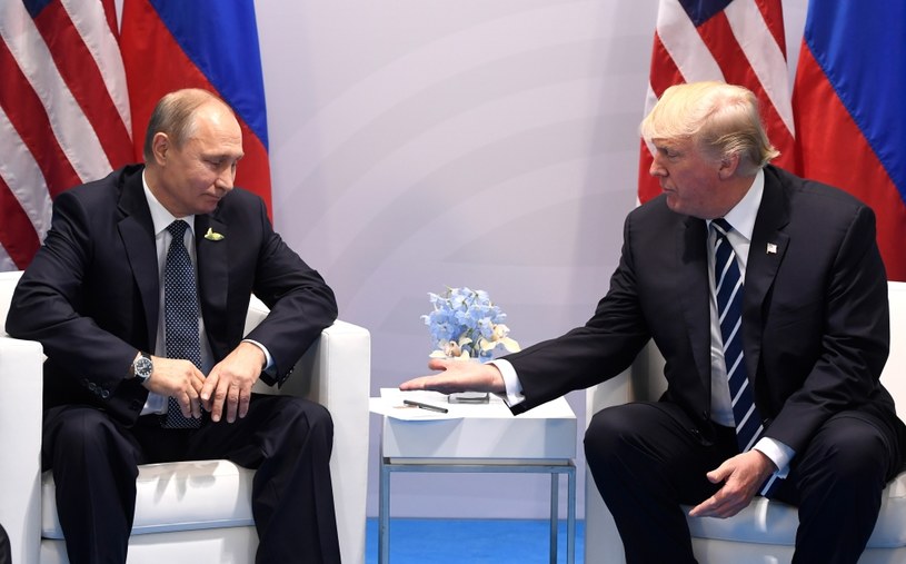 Prezydenci Władimir Putin i Donald Trump /SAUL LOEB /AFP