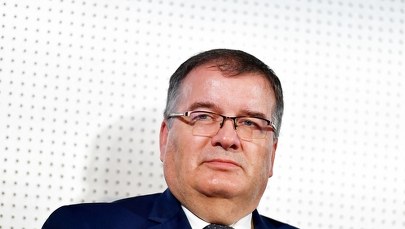 Prezydencki minister Andrzej Dera w kwarantannie. Czeka na test na Covid-19 