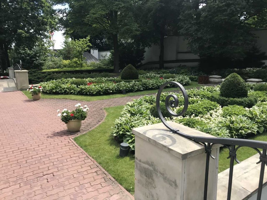 Prezydenckie ogrody obok Pałacu Prezydenckiego /Michał Dobrołowicz /RMF FM