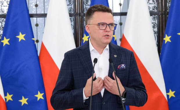 Prezydenckie projekty odesłane do poprawy. Hołownia zdecydował