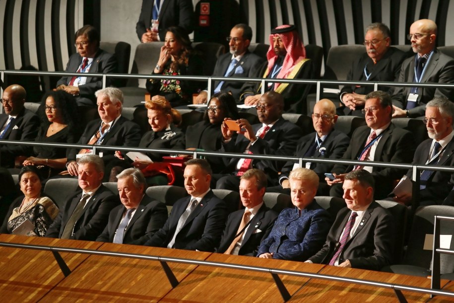 Prezydent Andrzej Duda (C) oraz zaproszeni goście - uczestnicy Szczytu Klimatycznego ONZ COP24 podczas koncertu / 	Andrzej Grygiel    /PAP