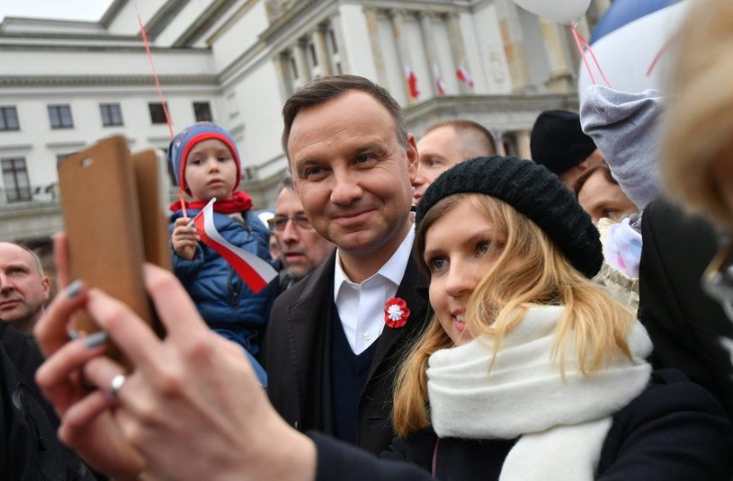 Prezydent Andrzej Duda chce, by w sprawie Konstytucji Rzeczypospolitej odbyło się w przyszłym roku referendum /Bartłomiej  Zborowski /PAP