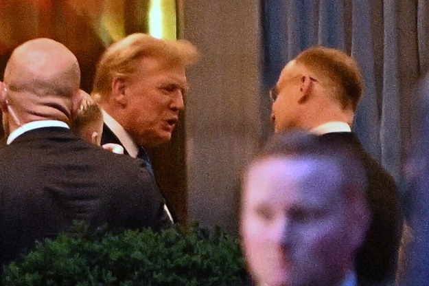 Prezydent Andrzej Duda i były prezydent USA Donald Trump przed spotkaniem w nowojorskim Trump Tower na zdjęciu z 17 kwietnia br. /Radek Pietruszka /PAP