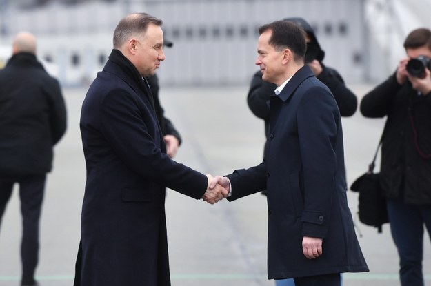 Prezydent Andrzej Duda i dyrektor Protokołu Dyplomatycznego MSZ Marek Szczepanowski /Radek Pietruszka /PAP