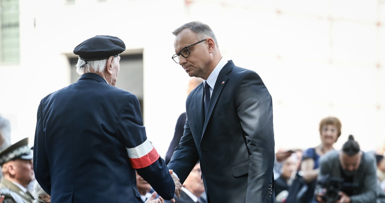 Prezydent Andrzej Duda i Janusz Komorowski ps. "Antek" podczas obchodów rocznicy wybuchu powstania warszawskiego /Tomasz Jastrzebowski/REPORTER /East News
