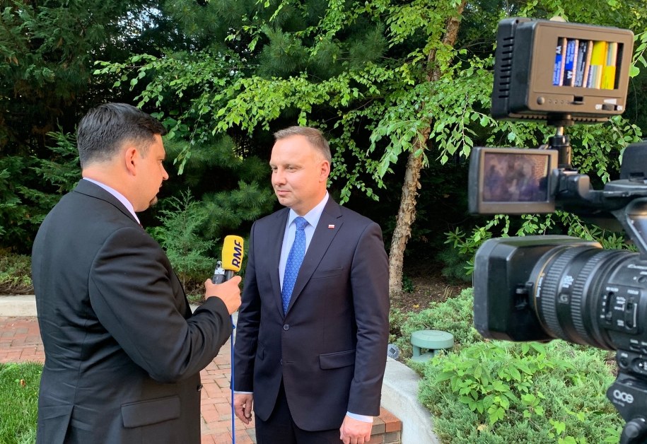 Prezydent Andrzej Duda i korespondent RMF FM Paweł Żuchowski /RMF FM