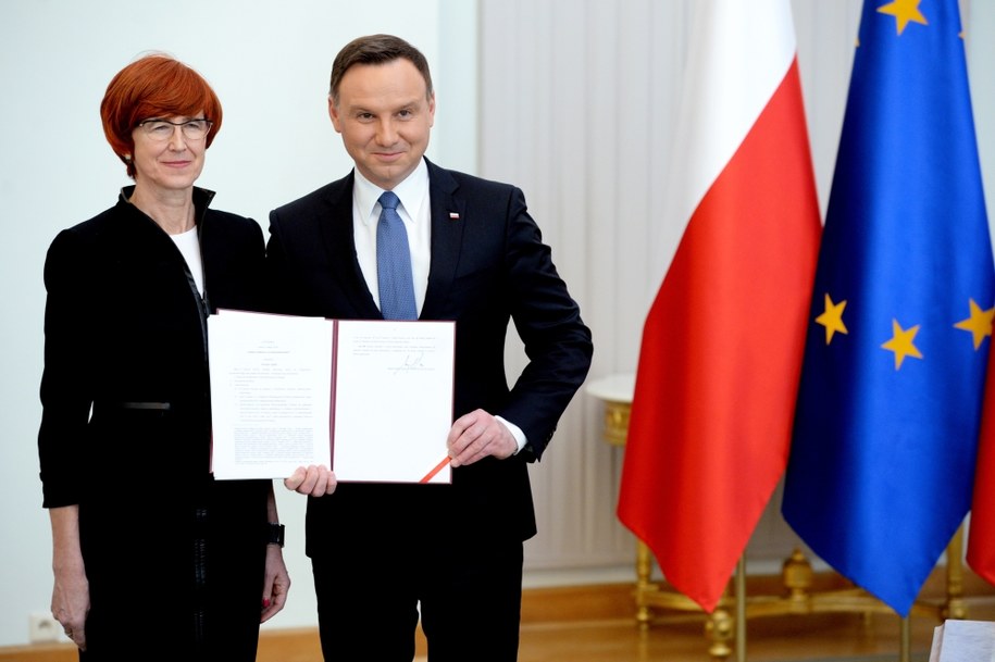 Prezydent Andrzej Duda i minister Elżbieta Rafalska /Jacek Turyczk /PAP