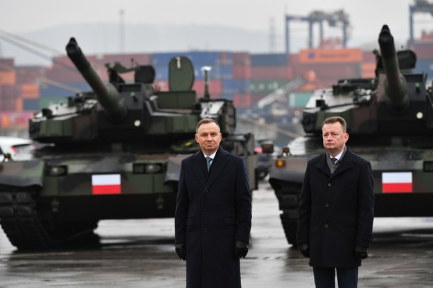 Prezydent Andrzej Duda i minister obrony narodowej Mariusz Błaszczak /Adam Warżawa /PAP