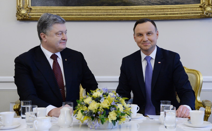 Prezydent Andrzej Duda i prezydent Ukrainy Petro Poroszenko  podczas spotkania w Pałacu Prezydenckim /Jacek Turczyk /PAP