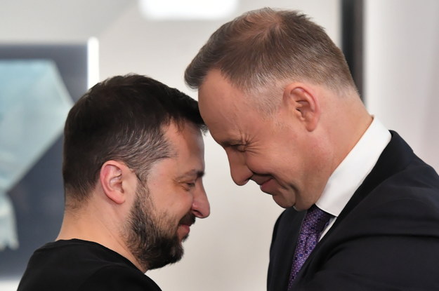 Prezydent Andrzej Duda i prezydent Ukrainy Wołodymyr Zełenski podczas spotkania w Pałacu Prezydenckim /Radek Pietruszka /PAP