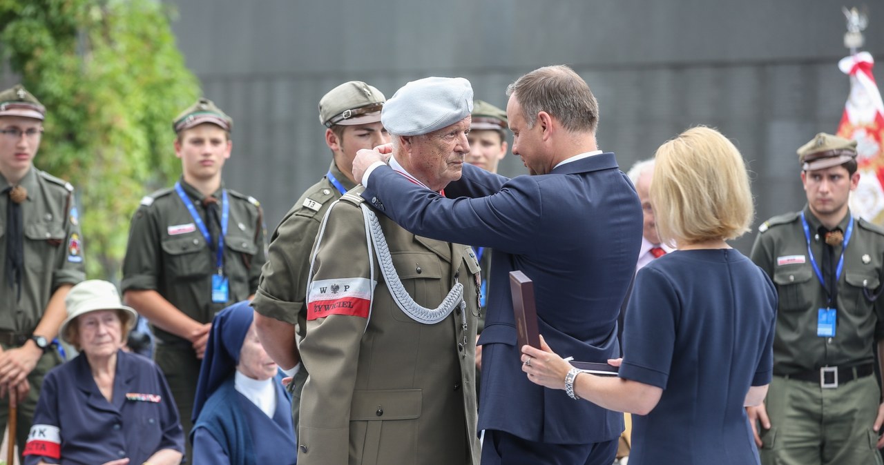 Prezydent Andrzej Duda i żołnierz AK Julian Kulski /Rafał Guz /PAP