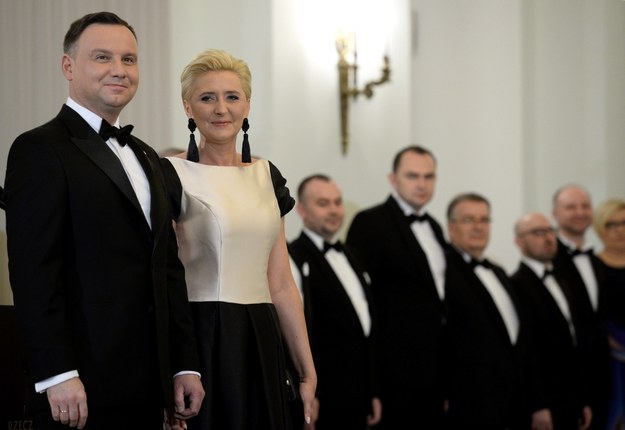 Prezydent Andrzej Duda (L) z żoną Agatą Kornhauser-Dudą (2L) podczas spotkania noworocznego z Korpusem Dyplomatycznym /Jacek Turczyk /PAP