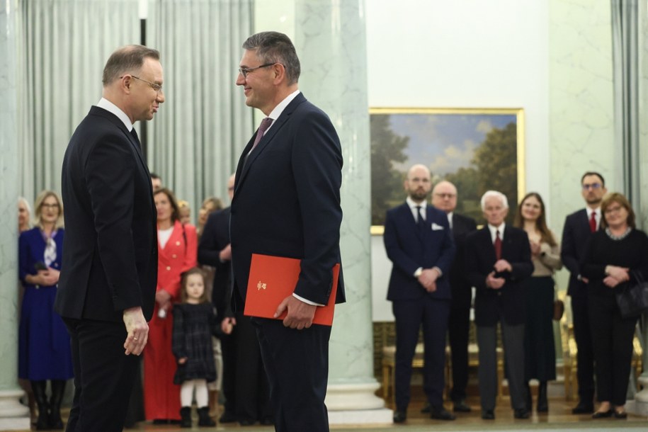 Prezydent  Andrzej Duda oraz nowo powołany szef BBN gen. broni Dariusz Łukowski. /	Leszek Szymański   /PAP