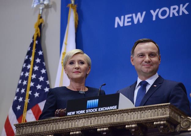 Prezydent Andrzej Duda (P) z żoną Agatą Kornhauser-Dudą (L), podczas wizyty na NYSE /PAP