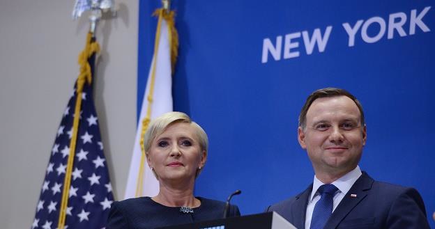 Prezydent Andrzej Duda (P) z żoną Agatą Kornhauser-Dudą (L), podczas wizyty na NYSE /PAP