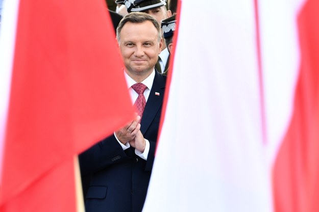 Prezydent Andrzej Duda podczas Defilady Niepodległości na Wisłostradzie /PAP /PAP