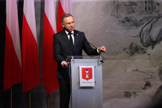 Prezydent Andrzej Duda podczas obchodów 85. rocznicy wybuchu II Wojny Światowej w Wieluniu /Marian Zubrzycki /PAP