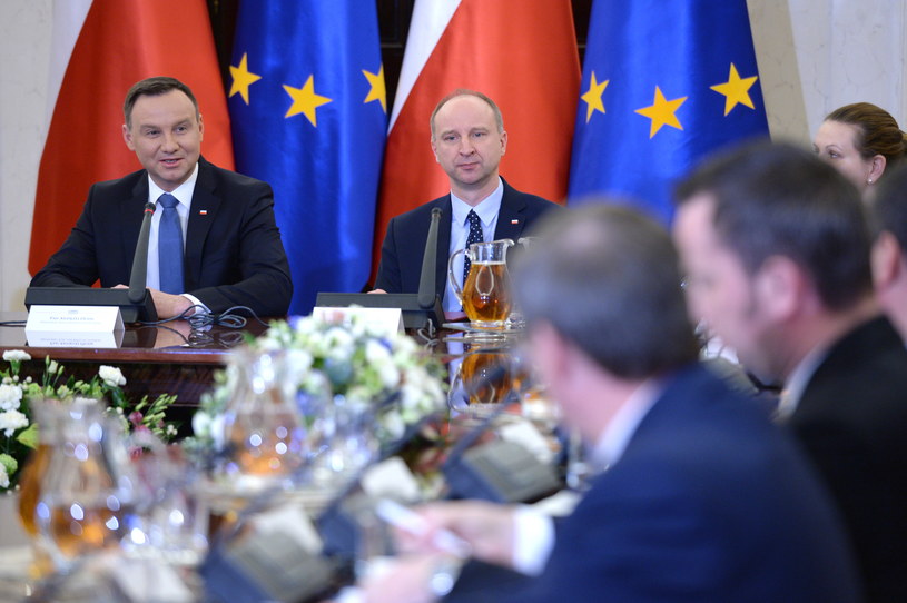Prezydent Andrzej Duda podczas spotkania z przedstawicielami Komisji Wspólnej Rządu i Mniejszości Narodowych i Etnicznych /Jacek Turczyk /PAP