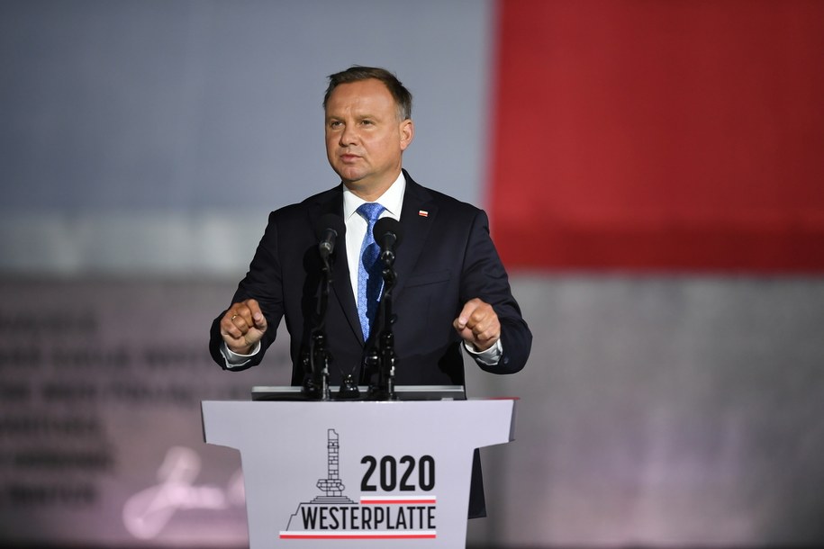 Prezydent Andrzej Duda podczas uroczystości przed Pomnikiem Obrońców Wybrzeża na Westerplatte / 	Adam Warżawa    /PAP