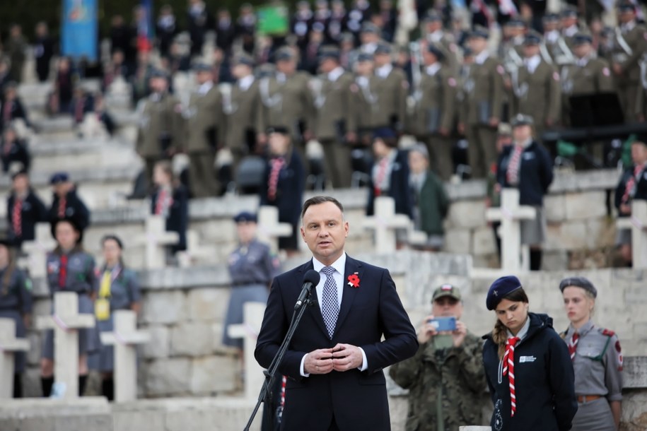 Prezydent Andrzej Duda podczas uroczystości upamiętniających 75. rocznicę zakończenia bitwy na polskim Cmentarzu Wojennym na Monte Cassino /Leszek Szymański /PAP