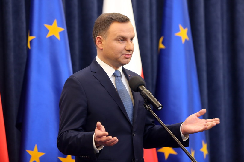 Prezydent Andrzej Duda podczas wygłaszania oświadczenia /Leszek Szymański /PAP/EPA