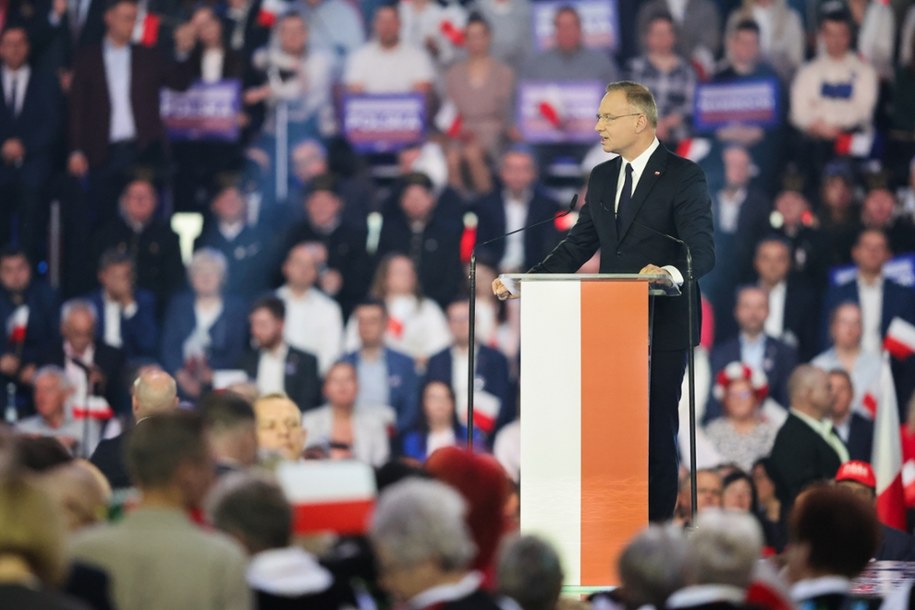 Prezydent Andrzej Duda podczas wystąpienia na konwencji wyborczej Karola Nawrockiego /Marian Zubrzycki /PAP
