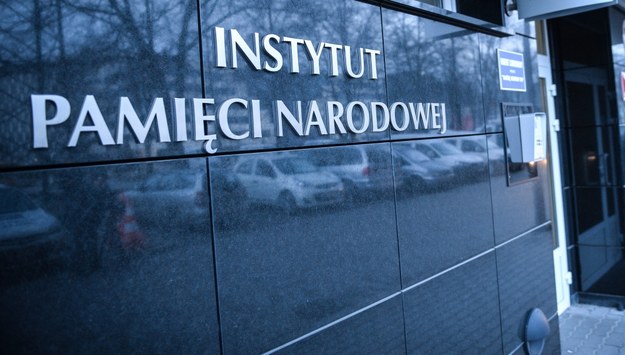 Prezydent Andrzej Duda podpisał nowelę o IPN, postanowił jednak - w trybie kontroli następczej - skierować ustawę do Trybunału Konstytucyjnego /Jacek Turczyk /PAP