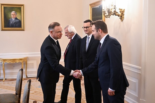 Prezydent Andrzej Duda, premier Mateusz Morawiecki, szef klubu PiS Ryszard Terlecki oraz rzecznik partii Rafał Bochenek /Radek  Pietruszka /PAP