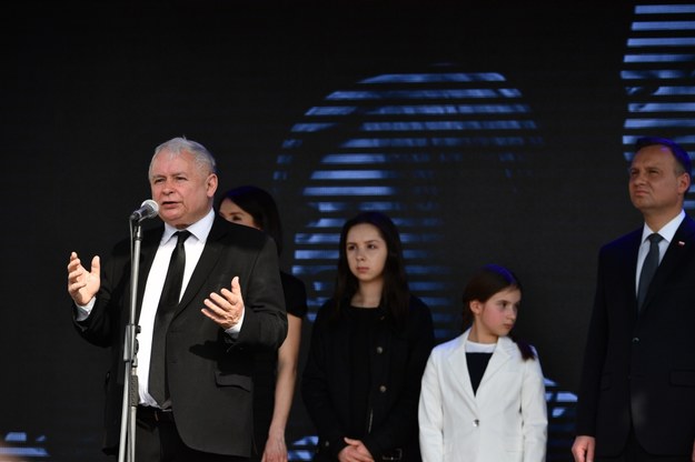 Prezydent Andrzej Duda, prezes PiS Jarosław Kaczyński oraz Marta Kaczyńska z córkami Ewą i Martyną /Jacek Turczyk /PAP