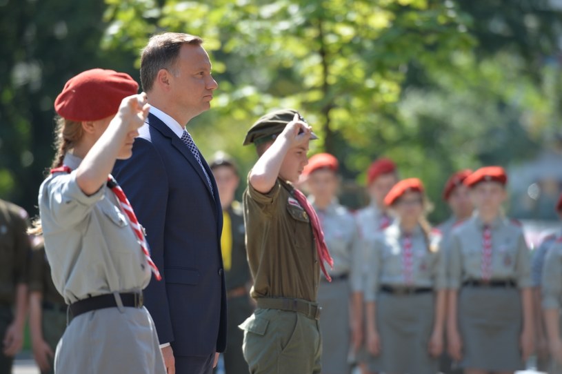Prezydent Andrzej Duda przed Pomnikiem Ofiar Rzezi Woli /Jacek Turczyk /PAP