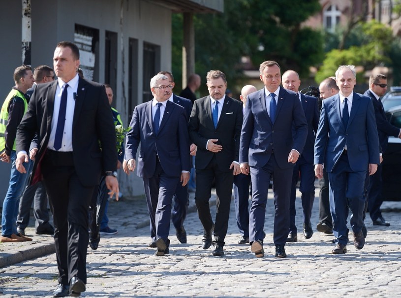 Prezydent Andrzej Duda, przewodniczący NSZZ"Solidarność" Piotr Duda, wojewoda pomorski Dariusz Drelich oraz przewodniczący gdańskiej "Solidarności" Krzysztof Dośla /Adam Warżawa /PAP