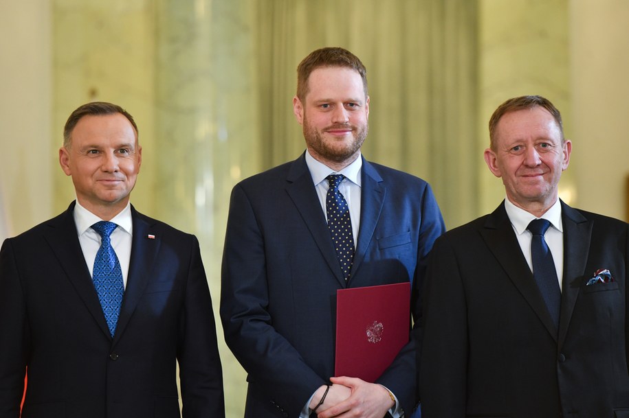 Prezydent Andrzej Duda, Robert Telus i powołany na ministra cyfryzacji Janusz Cieszyński /Radek Pietruszka /PAP