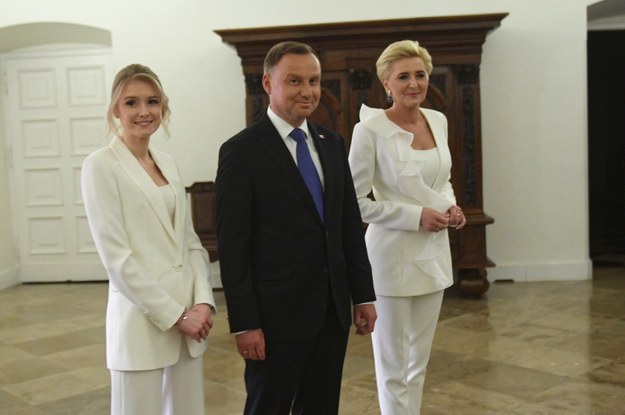 Prezydent Andrzej Duda wraz z małżonką Agatą Kornhauser-Dudą i córką Kingą / 	Radek Pietruszka   /PAP