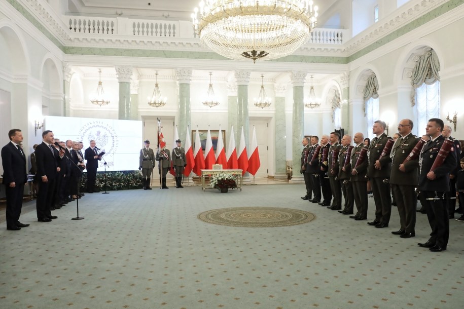 Prezydent Andrzej Duda wręcza awanse generalskie /Paweł Supernak /PAP