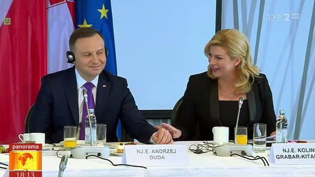 Prezydent Andrzej Duda z prezydent Chorwacji Kolindą Grabar-Kitarović. /TVP 2 /Zrzut ekranu
