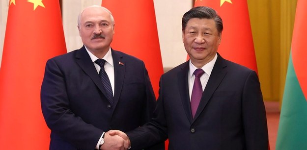 Prezydent Białorusi Alaksandr Łukaszenka i prezydent Chin Xi Jinping /BELARUS PRESIDENT PRESS SERVICE / HANDOUT /PAP/EPA