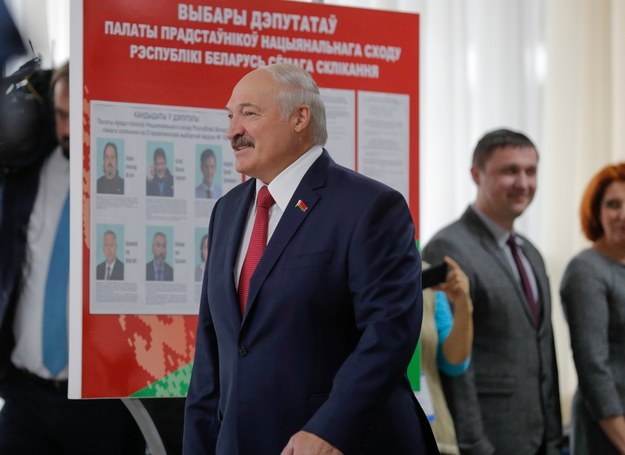 Prezydent Białorusi w trakcie niedzielnych wyborów /SERGEY DOLZHENKO /PAP/EPA