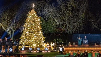 Prezydent Biden zapalił światełka na choince przed Białym Domem