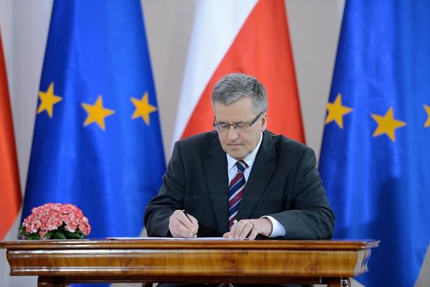 Prezydent Bronisław Komorowski niestety podpisał ustawę o OFE... /PAP