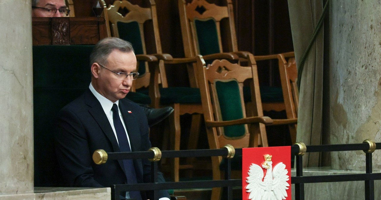 Prezydent chce zmiany w konstytucji. Chodzi o wydatki na obronność /Anita Walczewska /East News