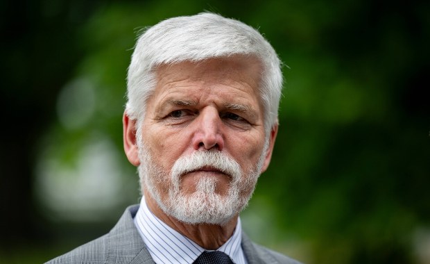 Prezydent Czech miał wypadek na motocyklu. Jest w szpitalu 