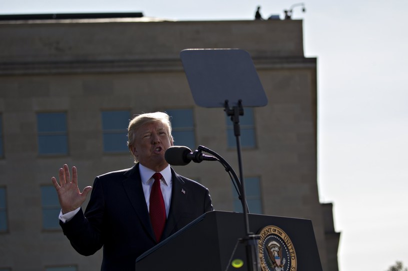 Prezydent Donald Trump przemawia przed Pentagonem /Andrew Harrer /PAP/EPA
