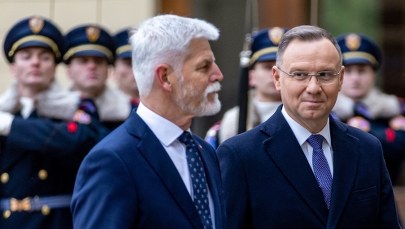 Prezydent Duda na V4: Zbroimy się, by nikt nie odważył się nas zaatakować