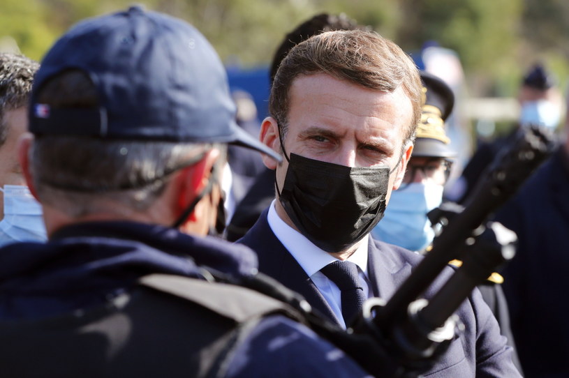Prezydent Emmanuel Macron /GUILLAUME HORCAJUELO  /PAP/EPA