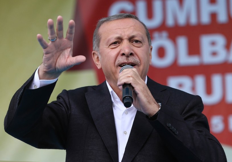Prezydent Erdogan sam kieruje polityką pieniężną /AFP