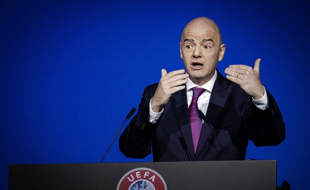 Prezydent FIFA na celowniku specjalnego śledczego. Chodzi o "potajemne" spotkania z prokuratorem generalnym